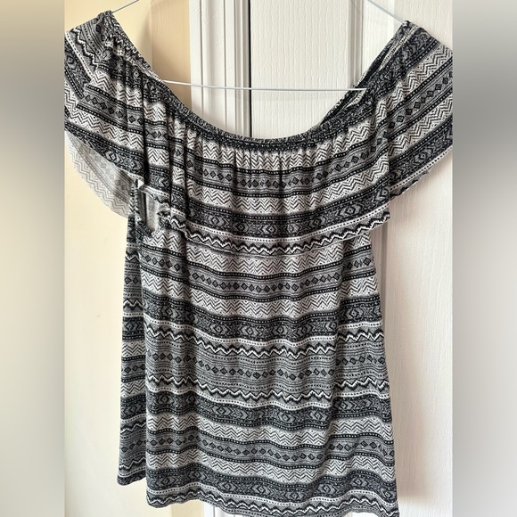 Very Pretty Tezenis Top-EUC - Picture 3 of 4